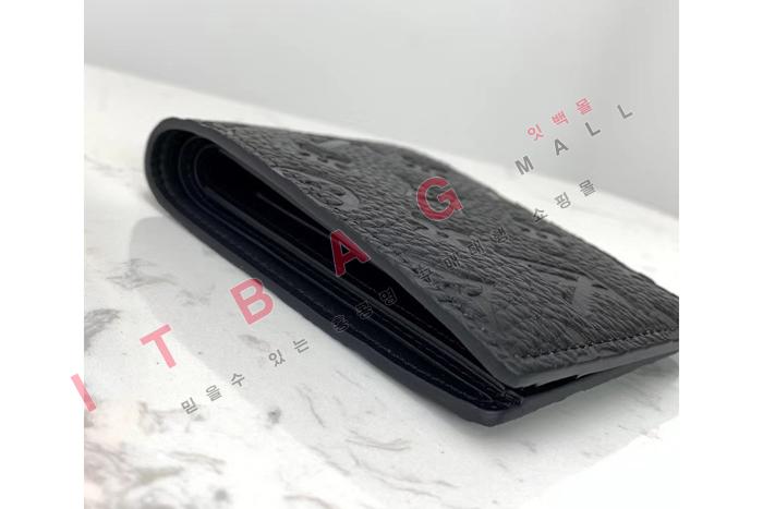 ̺ M69037