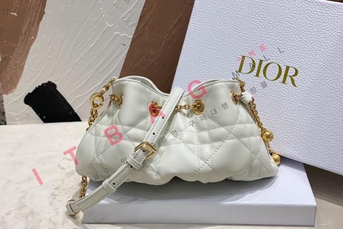   Ϲ  DR90204