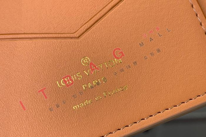 ̺  ̽  M82721