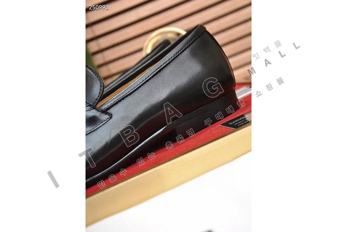    MYB6493