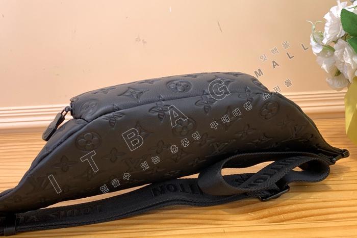 ̺   M47058-1