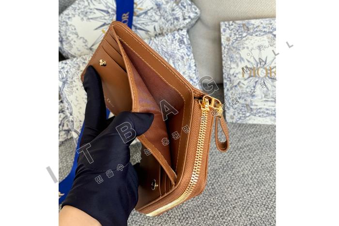   Caro Scarlet   A82373-3