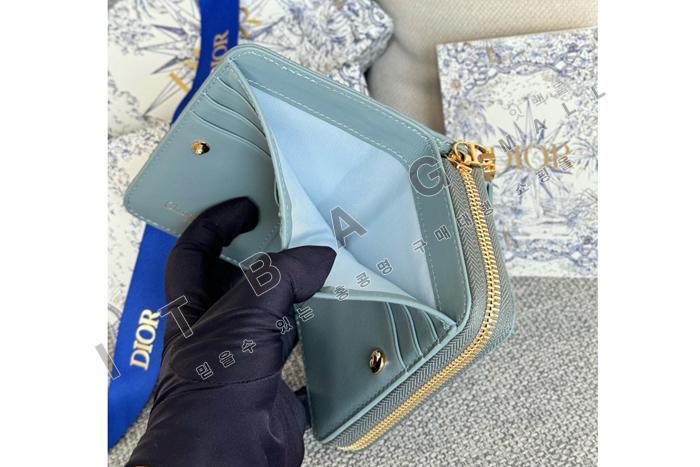   Caro Scarlet   A82373-4