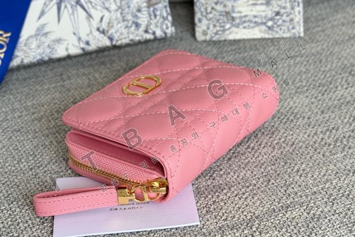   Caro Scarlet   A82373-5