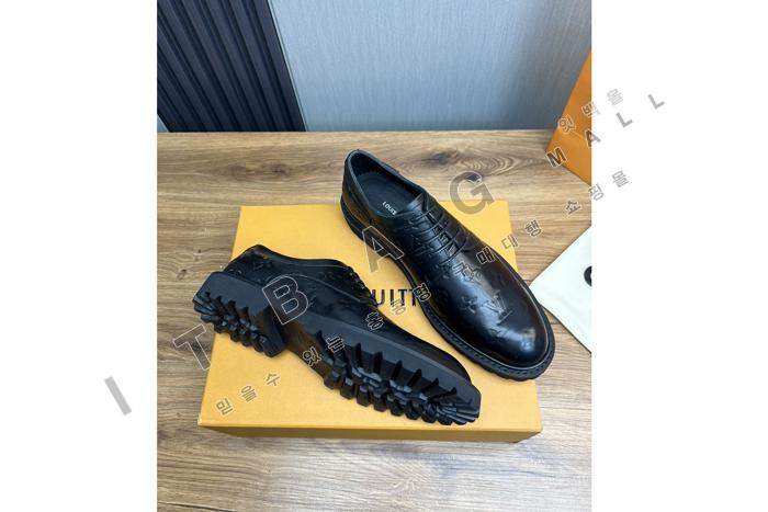 ̺   YF8134-1